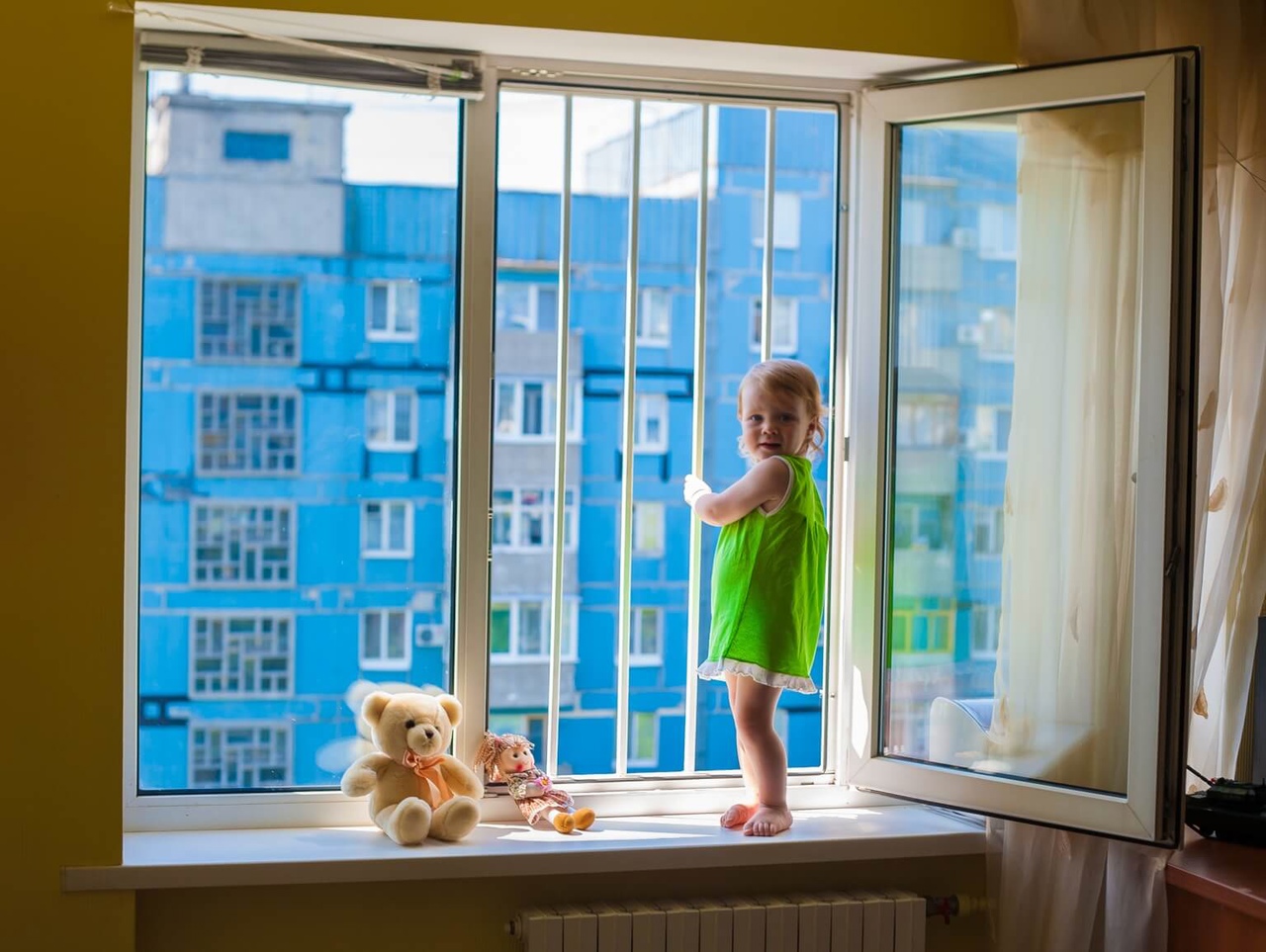 решётки для защиты детей и домашних питомцев от выпадения в окно в Новосибирске
